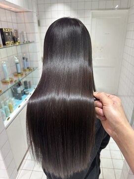 ロンドルーチェ 心斎橋(Lond luce) ダークアッシュ/ミディアムレイヤーカット［髪質改善/縮毛矯正］