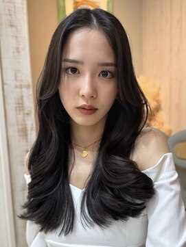 フロウ(Flow) (Flow)松尾篤 骨格や毛流れに合わせて作る似合わせ小顔ヘア