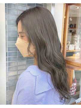 ネイヴィル(navile) ブリーチなしのオリーブグレージュ