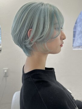ハチ(HACHI) ハイトーン特化美容師にお任せください！水色カラー