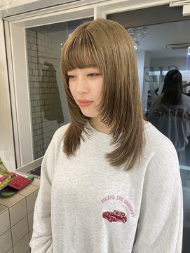 シイ(SIE) サイドレイヤー　オリーブベージュカラー