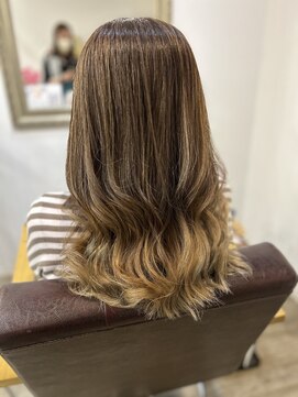 アンジョ(Anjo) ベージュxバレイヤージュ