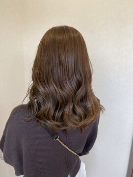 美容室ヒラトヤ 仙北店 透明感ことりベージュ艶カラー×ゆるふわセミロング20代30代40代