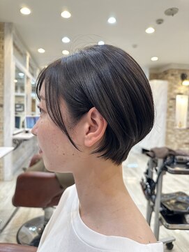ティンク センター南 (Tink) 耳掛け×ダークカラー×ショートボブ