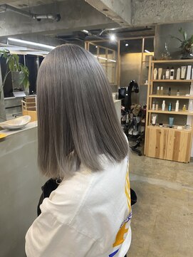 フリーラ 京都河原町三条店(freera) シルバー