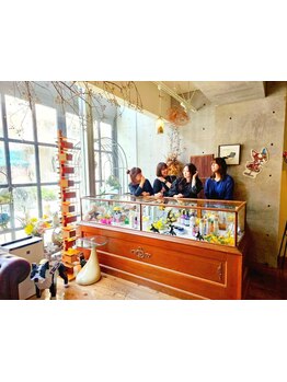 細やかな提案と、丁寧な接客が人気の秘訣☆女性目線での可愛いをご提案♪あなたの魅力を最大限引き出します