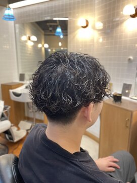 ゼロスバーバー(0's BARBER SHOP) 20代30代◎小顔プードルパーマ×波巻きスパイラル韓国風