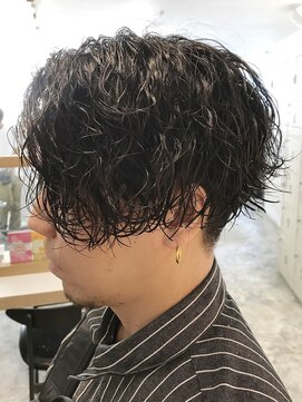 マグ カーネ バイ フィフス(Mag KANE by fifth) 松本ツイストスパイラルパーマツイストパーマセンターパート緩め