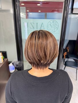 アイズ 本厚木(AIZU) 白髪ぼかしハイライト　ミルクティー