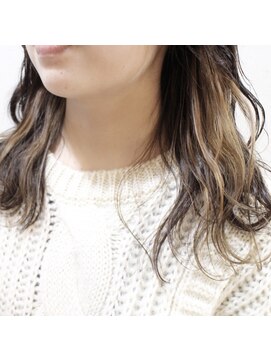 デコヘアーフラッペ(DECO HAIR frappe) ベージュのインナーカラー