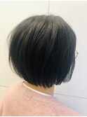 切りっぱなし束感ボブ