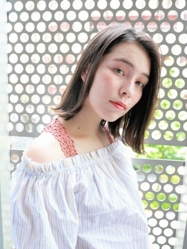 ルティア 池袋(Lutia) アッシュブラウン 切りっぱなし外ハネ