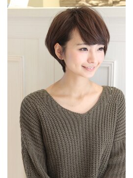 レウナ 外苑前(Reuna) 20代30代40代大人可愛いsyショーボブ 耳かけショート