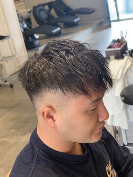 ハングアウト(Hangout) バーバースタイル/フェードカット/ツイストスパイラル/刈り上げ