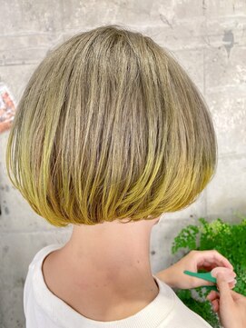 ブリッジ(BRIDGE) ★オリーブ系アクセントカラーショートボブ★