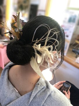 エクリュ(eKuryu) シニヨンアップスタイル