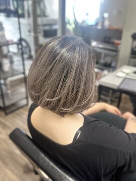 ヴィフ 大船(VIF) バレイヤージュショートヘアショートボブカット大船駅鎌倉