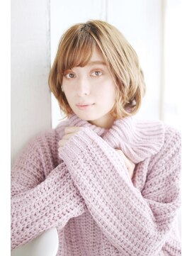 ラクシア(LUXIA) ふんわりトップのゆるくびれボブ