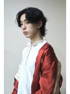 ブークル(boucle) 緩めパーマ　センターパートウルフ　長めウルフ