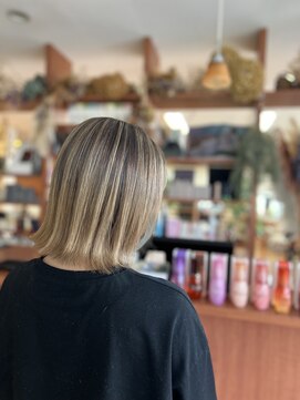 スタジオフィット(STUDIO FITTO) ★バレイヤージュ・カーキベージュ（シャドールーツ）のボブ★