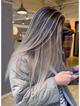 メリー オオサカ(Merly Osaka) contrast balayage