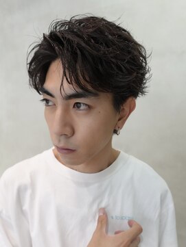 バイフィフス 原宿/表参道(by fifth) センターパートシャドウパーマスパイラルパーマ大人メンズヘア