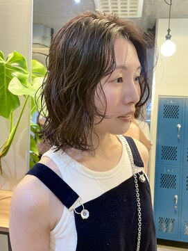 ナループロア ルームー(Nalu pu loa ROOMOO) ゆるやかウェーブパーマ
