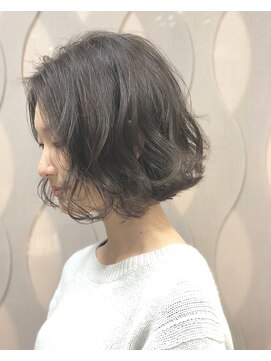 アクシス ナゴヤ(AXIS NAGOYA) AXIS 加藤えみか【癖毛風切りっぱなしボブ】