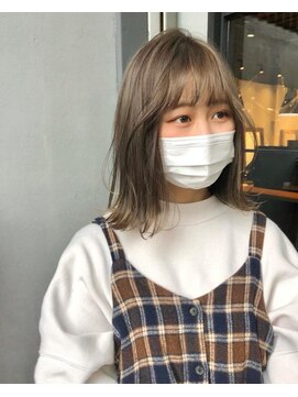 ポーズ(PAUSE) グレージュカラー