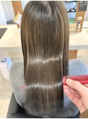 ツヤ髪ストレートヘア
