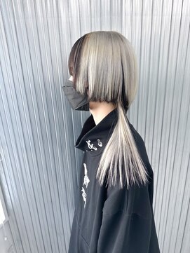 キバ(kva) ▽□□▽ウルフカット×アンブレラカラー