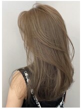 白髪ぼかしハイライトのメリット　～髪が伸びてきても生え際の白髪が目立ちにくい～