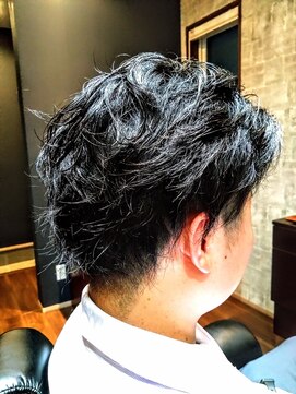 セブン(SEVEN) 毛量が多いのでガツンと２倍梳きカットinクセ毛風