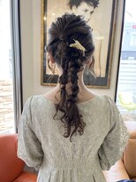 コレットヘア(Colette hair)&nbsp;甘々すぎないツインアレンジ .*。