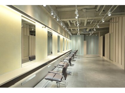 オーバーヘアー 長岡京店(over hair)の写真