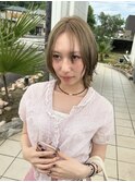 ベージュ