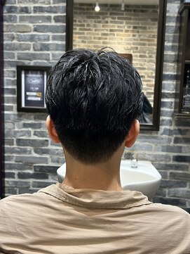 ミリオンバックス 御徒町店(Million Backs) スペインカール/スパイキーショート/ブルーブラック/御徒町