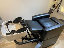 1階のお席は移動しなくてもその場でシャンプーが可能です。