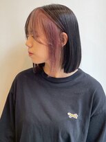 ベルフェミンキルン(Belle femin kilun) インナーカラー 切りっぱなしボブ 顔周りカット アッシュピンク