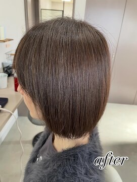 グレーベージュ