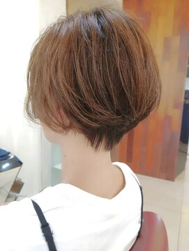 クオリス 赤塚店(QUALIS) 20代30代大人可愛い/耳かけ/ボブ/ショート/ミニボブ/丸み/くびれ