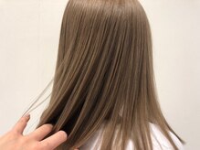 makanaこだわり♪内部補修しながらのダメージレス縮毛矯正!内部補修を繰り返すことで健康な髪に