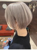 小顔ショート×ホワイトミルクティーカラー★中村大輔