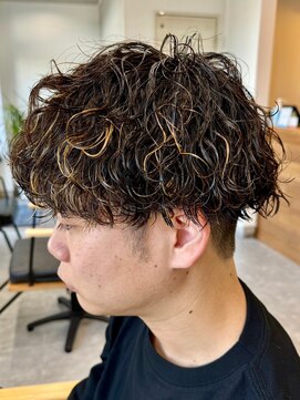 フゥ 宇都宮(FeU) 波巻きパーマメンズパーマメンズヘアツーブロックツイストパーマ
