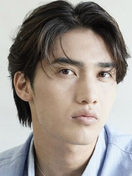 レタッチバイフィフス(RETOUCH by fifth) センターパートニュアンスパーマガイルヘアコンマヘア黒髪