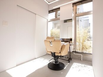 アシャベース 芦屋(asha VaSE)の写真/完全個室以外も全席が半個室で周りを気にせずリラックス◆落ち着いた空間であなただけのサロンTimeを♪