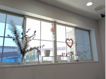 内観♪窓に色んなものを飾っています！ハートが目印☆