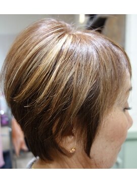 ロッキンヘアー(Rockin' hair) 大人ショート！！ハイライトでマイナス５歳！？