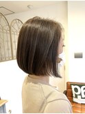 ナチュラルハイライト×前下がりボブ