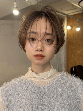 ファルベ(Farbe) 大人ショートボブ/ゆるふわショート/シアーベージュカラー